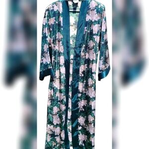 Vintage Rose Robe in Emerald Green, Gold, and Ivory Roses